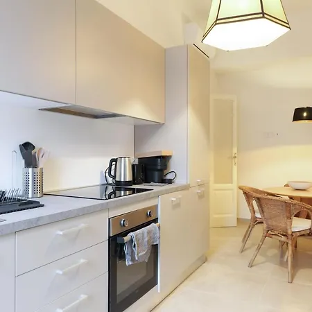 Michelangelo Luxury Apt דירה