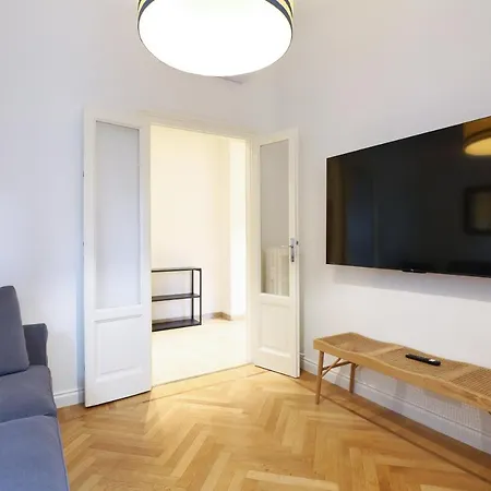 Michelangelo Luxury Apt *