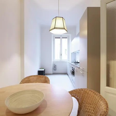 Michelangelo Luxury Apt דירה *